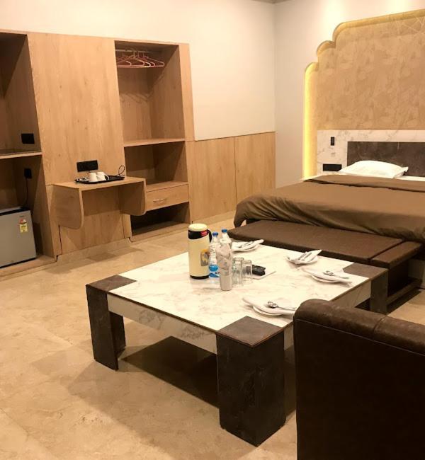 Hotel Shane Avadh , Ayodhya Ngoại thất bức ảnh